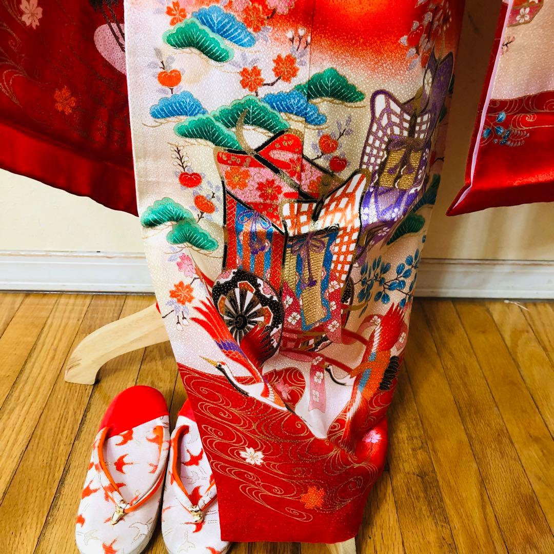 七五三7歳❣️人気赤地暈し古典柄❣️御所車鶴玉で箱金彩際立つ完全フルセット銘品