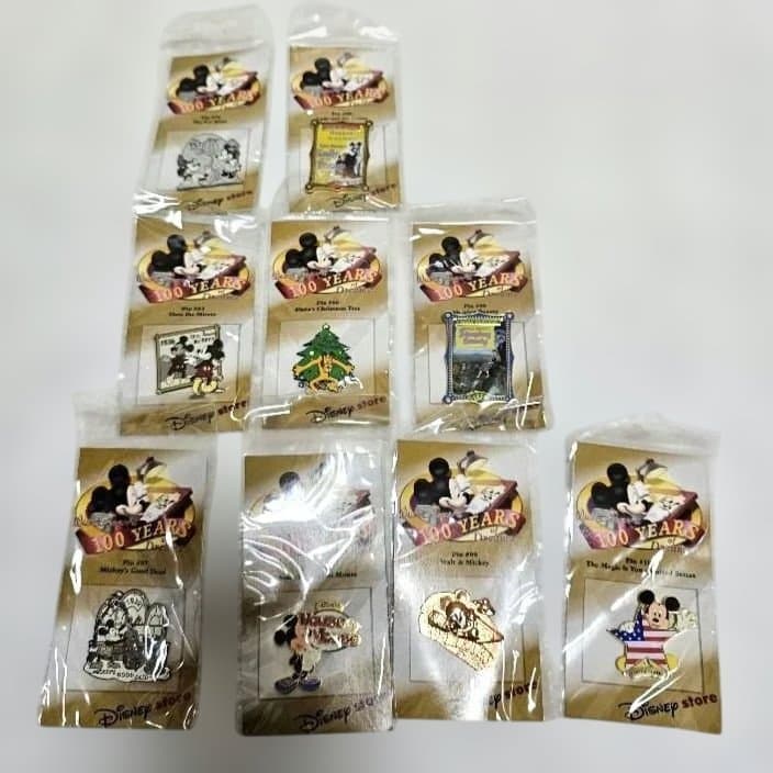 DisneyStore ウォルトディズニー生誕100周年　ピンバッジ まとめ売り