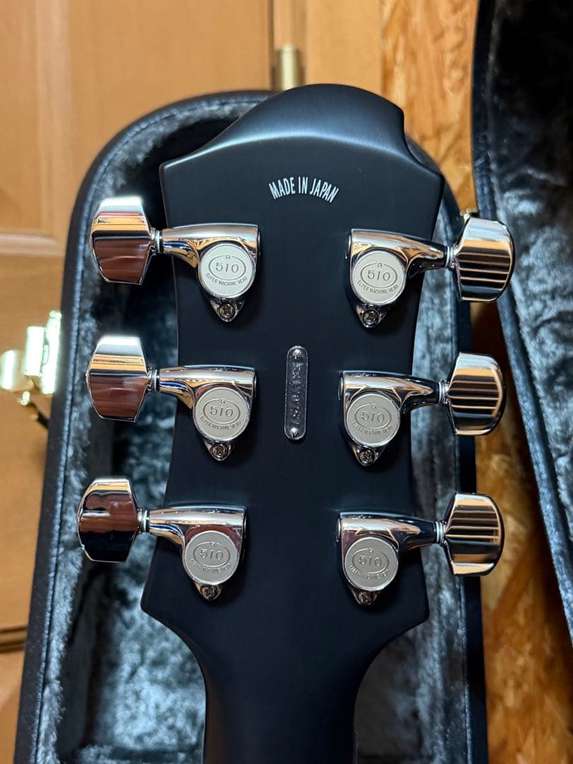 ゼマイティス l Fronts Aces & Eights, Black