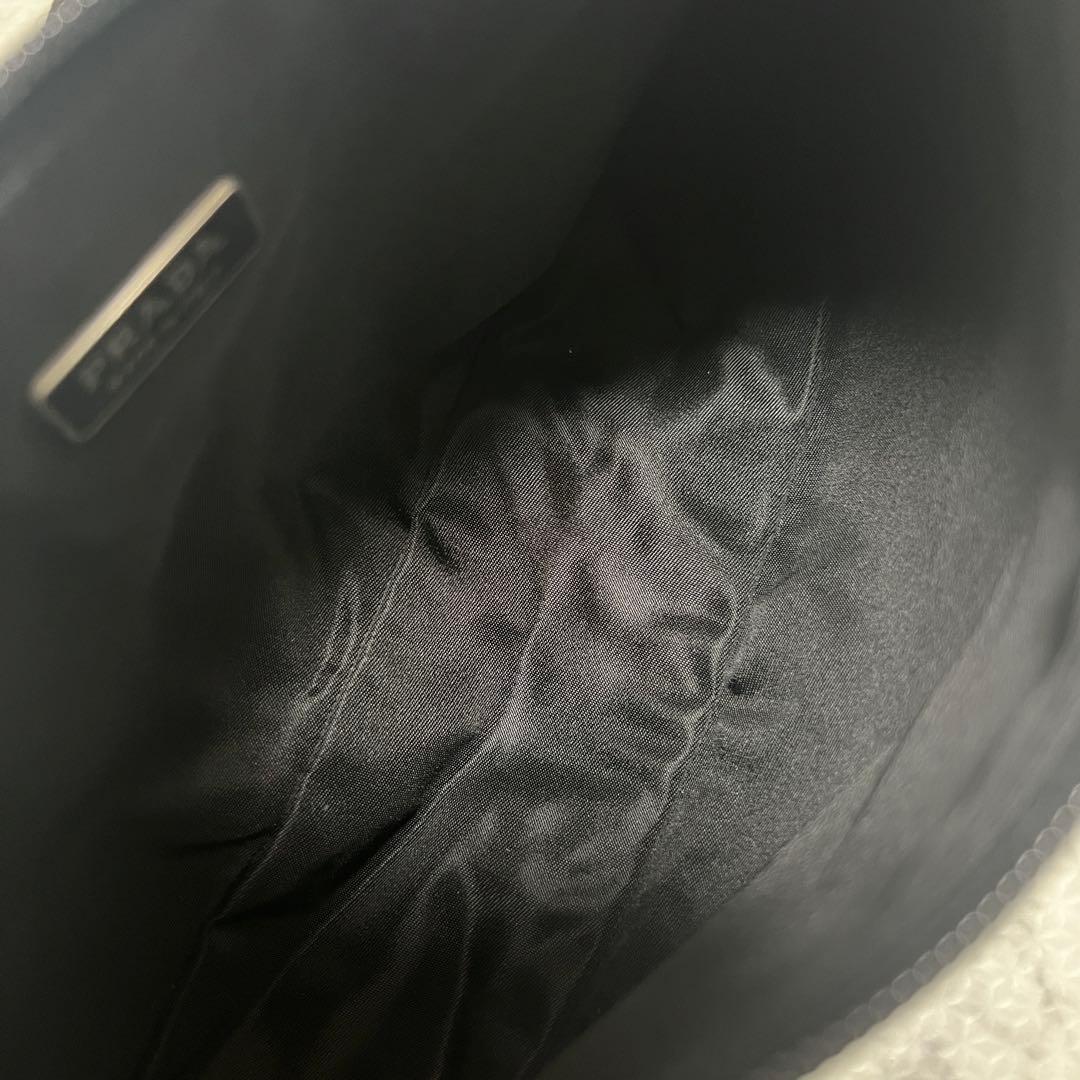 美品✨プラダ アクセサリーポーチ ハンドバッグ ナイロン 三角ロゴ ブラック