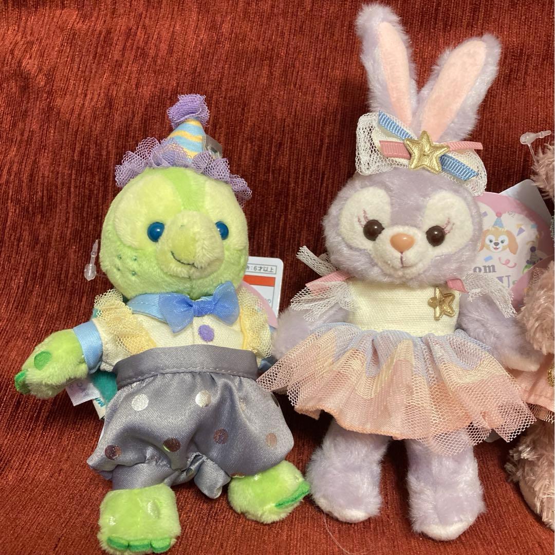 ディズニー フロムオールオブアス 40周年 ぬいぐるみバッチ Amazon