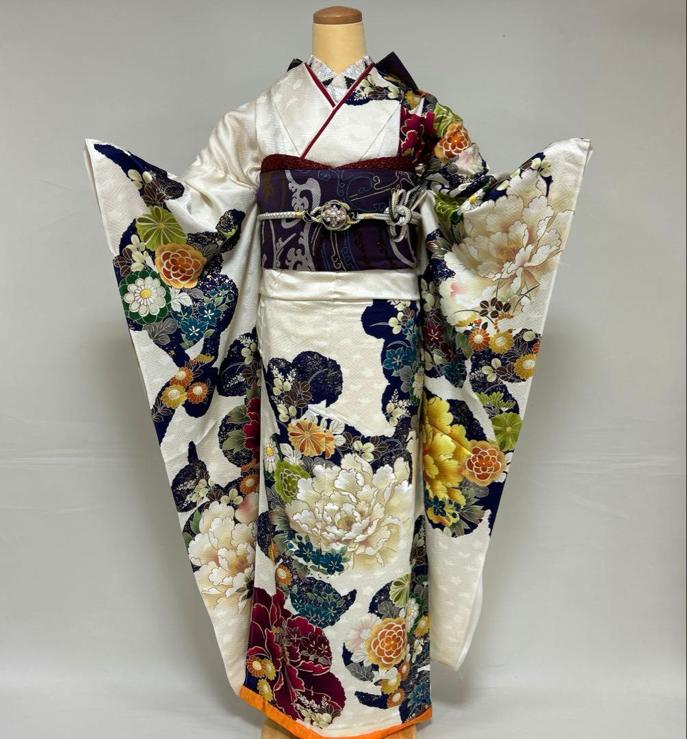 生成りの上品な牡丹と菊の振袖フルセット