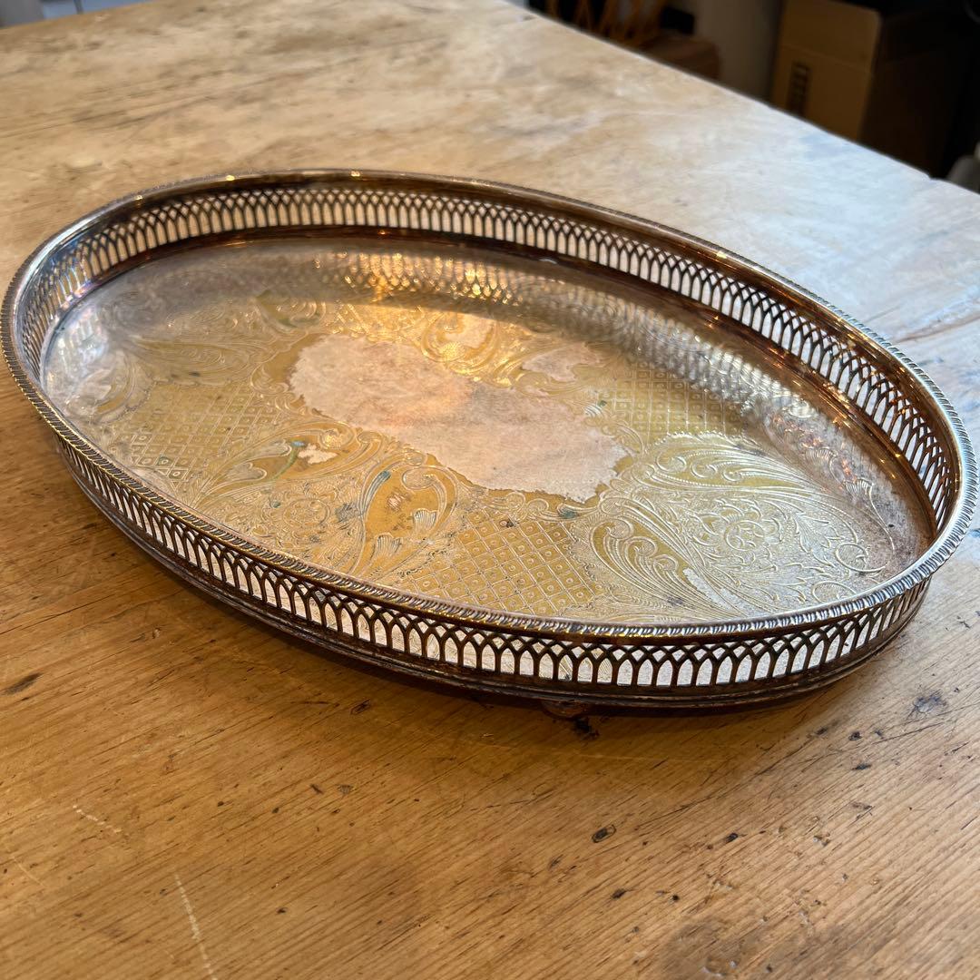 英国ヴィンテージ銀メッキ 楕円形トレー 彫刻模様