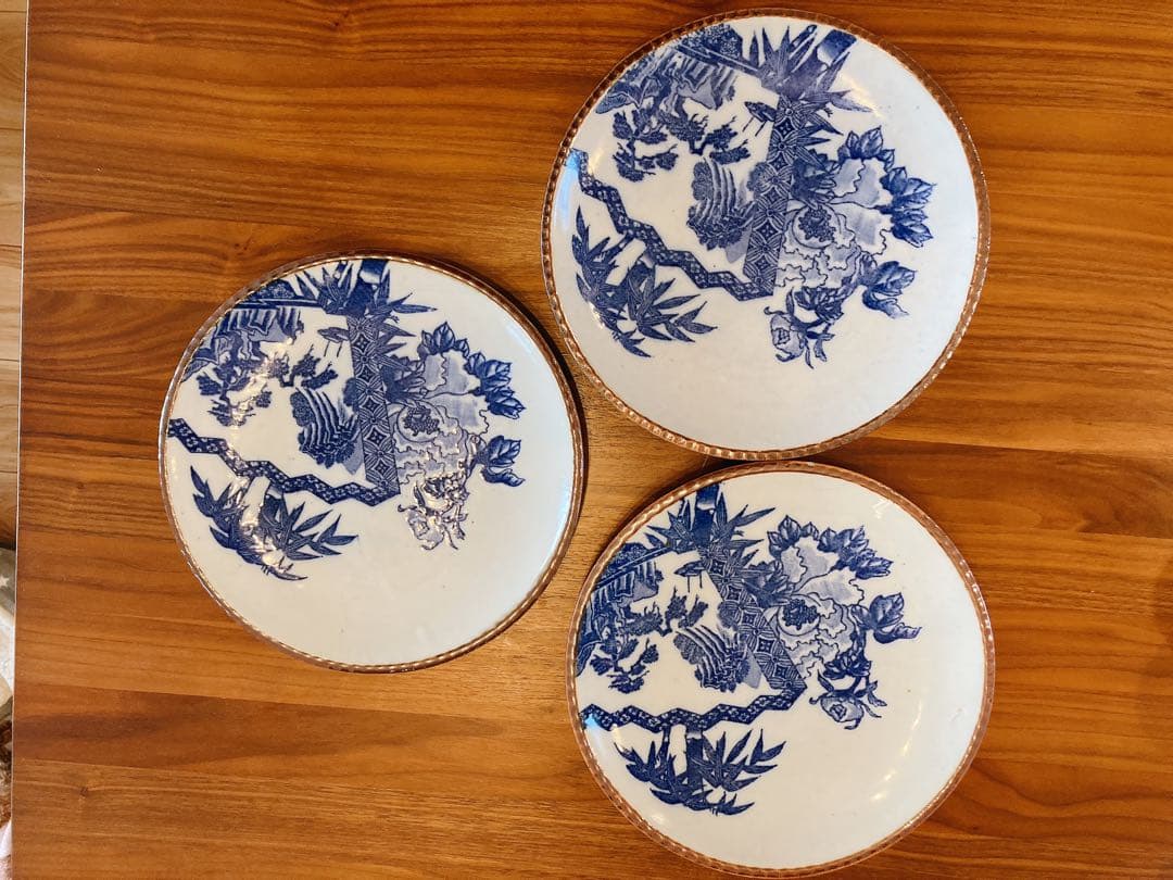 青い背景の牡丹花陶器皿