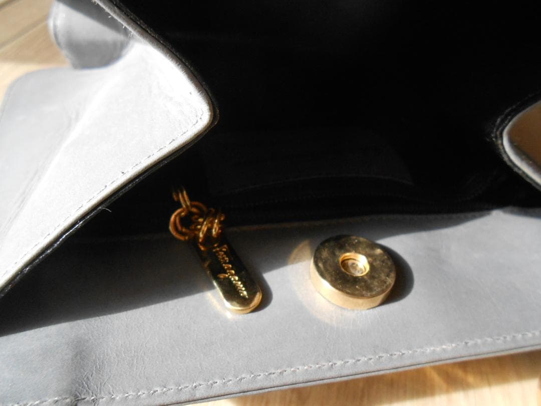 レア品 サルヴァトーレ フェラガモ ハンドバッグ パーティーバッグ レザー GY