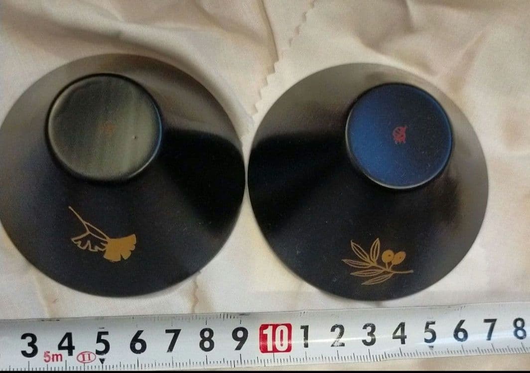 桐箱入り 蒔絵が施された漆器