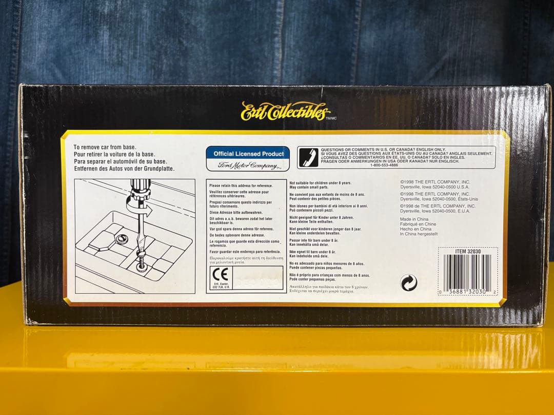 1/18 1956 フォード　ストリートロッド　パンプキン 色オレンジ