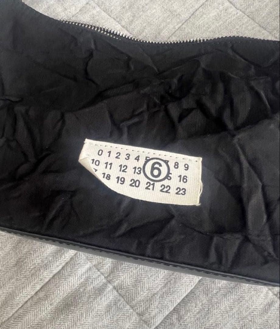 MM6 エムエムシックス メゾンマルジェラ ショルダーバッグ 【2024年秋冬】