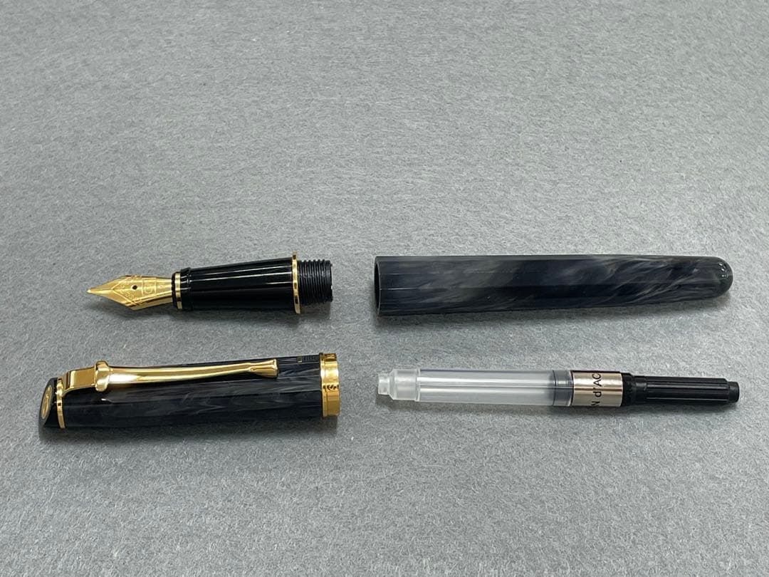 【未使用】カランダッシュ　CARAN d'ACHE　万年筆　M