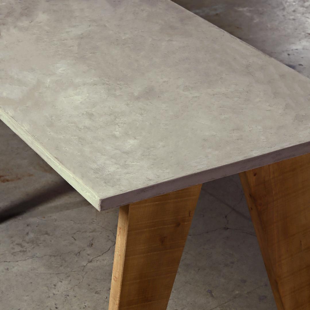 デスク｜パソコンデスク｜薄塗りモルタル｜三角脚｜ダイニングテーブル