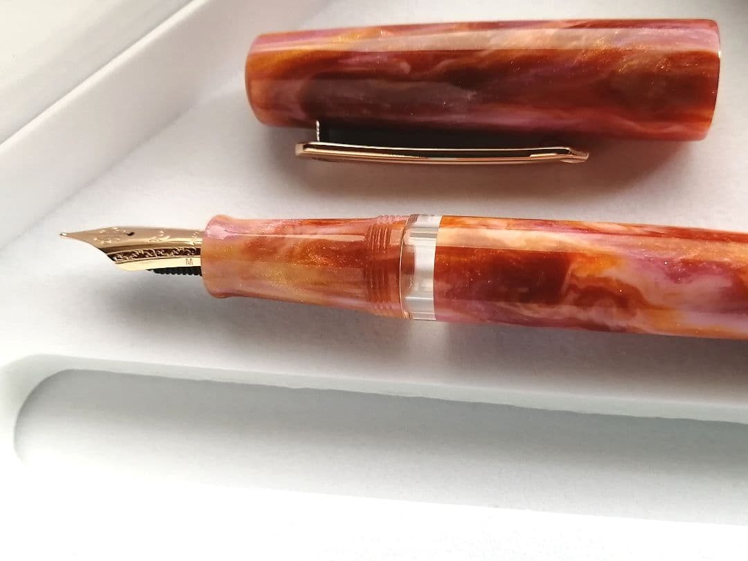 ナーワル（ナーヴァル）ブレストキャンサーアウェアネス限定万年筆