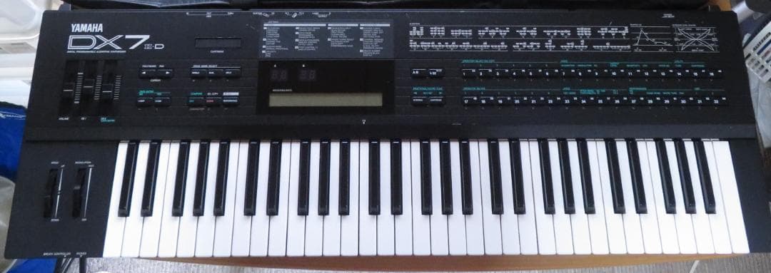 動作品 YAMAHA DX7 II D シンセサイザー ソフトケース付き