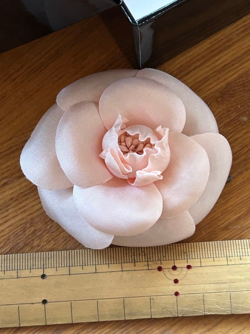 CHANEL シャネル ピンクフラワー カメリア コサージュ 箱付き