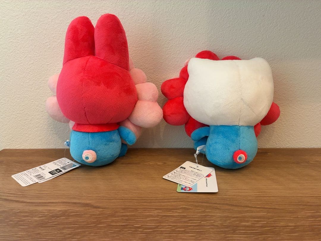 万博会場限定！公式ライセンス商品　ミャクミャク　キティ　マイメロ　ぬいぐるみM