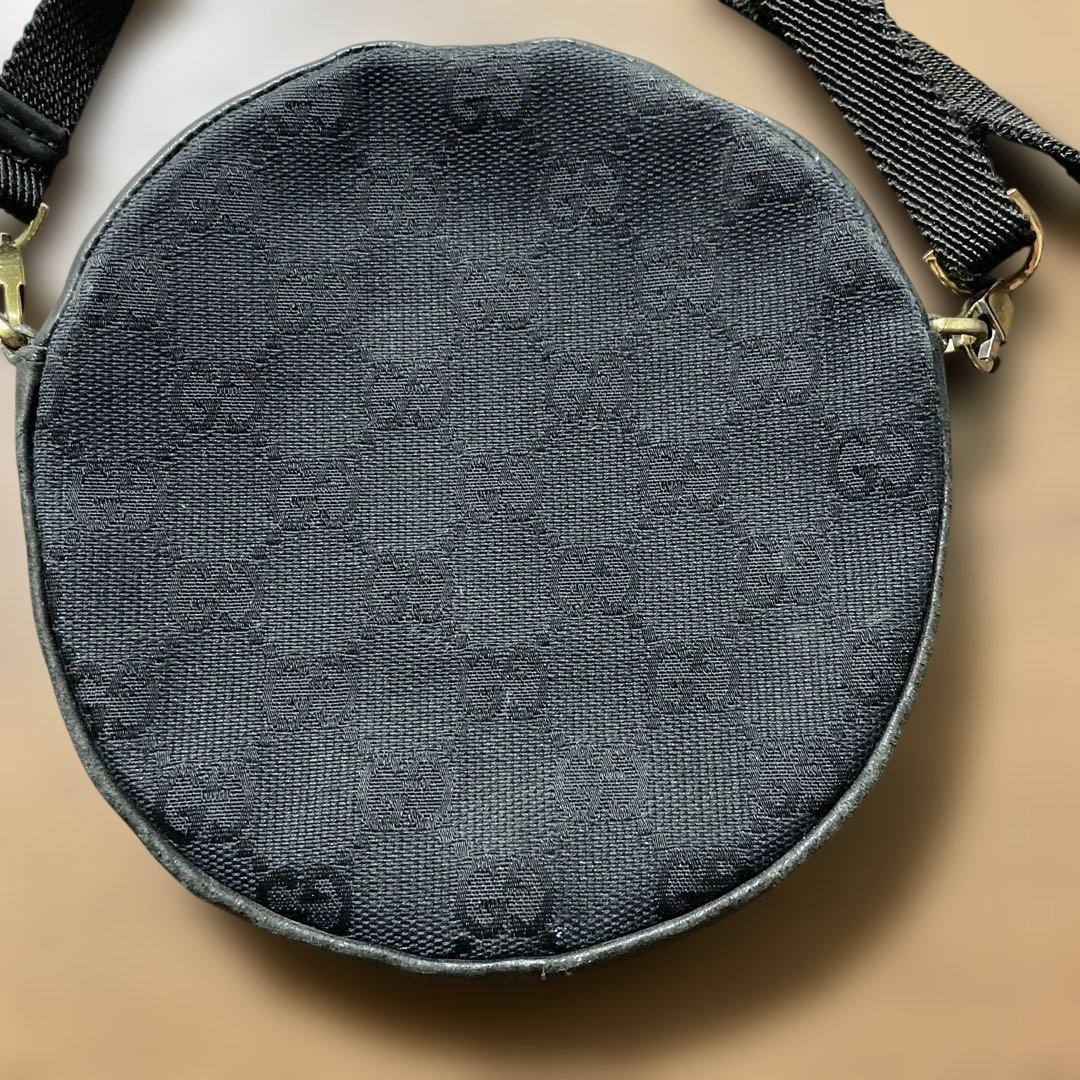 GUCCI ブラック ラウンドショルダーバッグ　GGロゴ