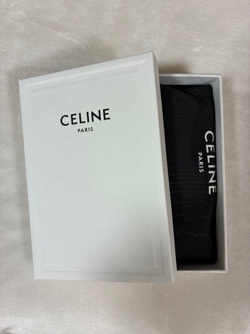 セリーヌ　ストラップウォレット