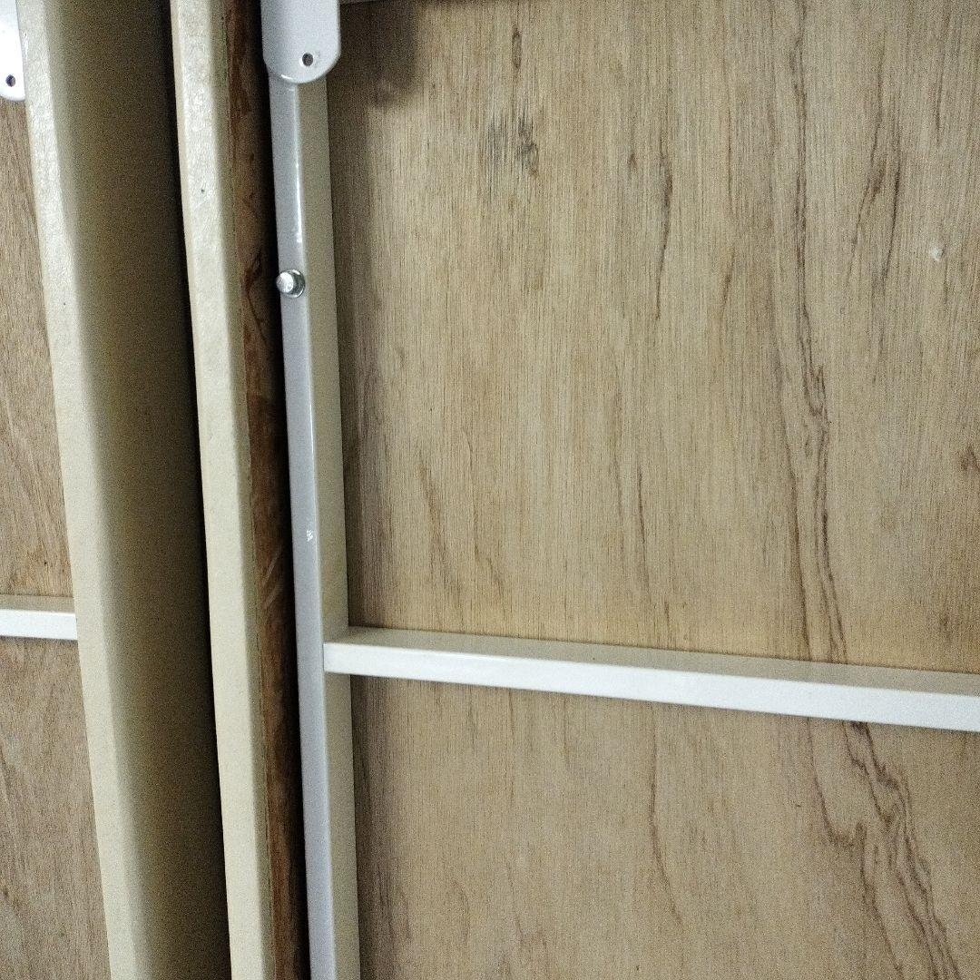 Takadaマッサージベッド施術・エステベッド（脚４本外し同梱・脚本体に錆有り）