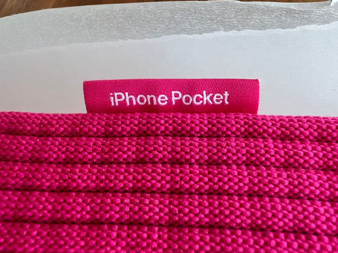 iPhone Pocket by ISSEY MIYAKE ショート ピンク
