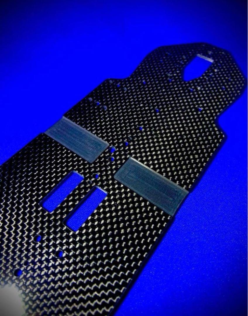 シュマッカー 製　Mi9用　シャーシ　蕨山Carbon