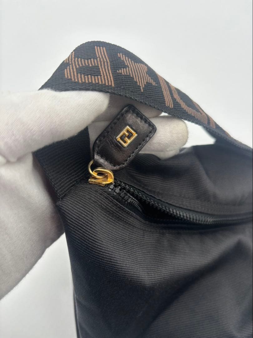 FENDI フェンディショルダーバッグ トートバッグ ナイロンハンドバッグ肩掛け