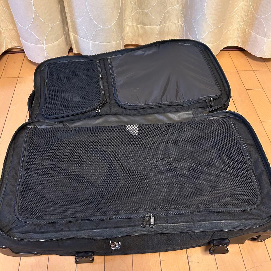 ☆状態良好DAKINE SPLIT ROLLER 85L ダカイン　キャリー