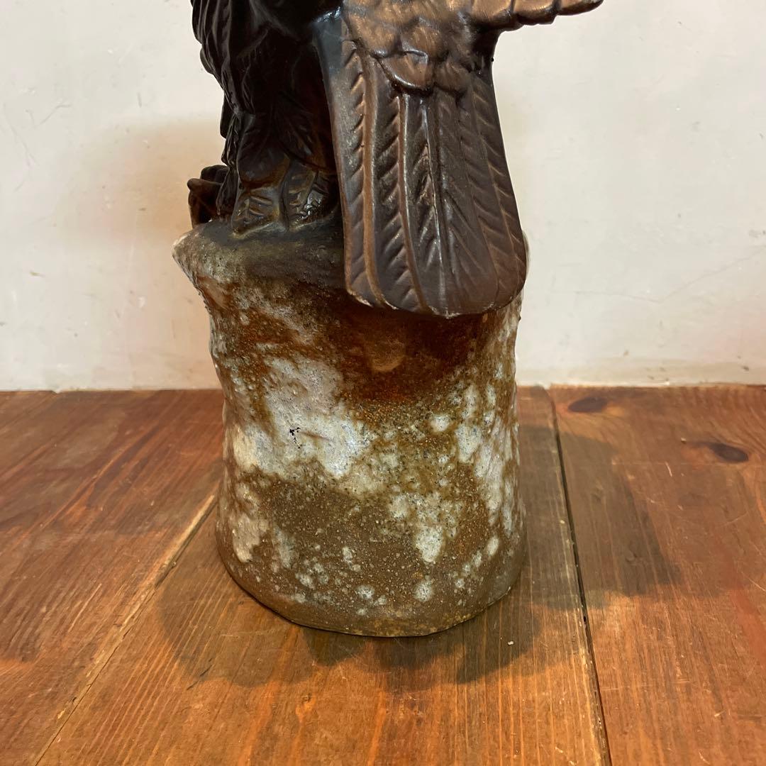 美品　焼物　陶器　鷹置物　タカ　陶像　オブジェ　工芸品　縁起物