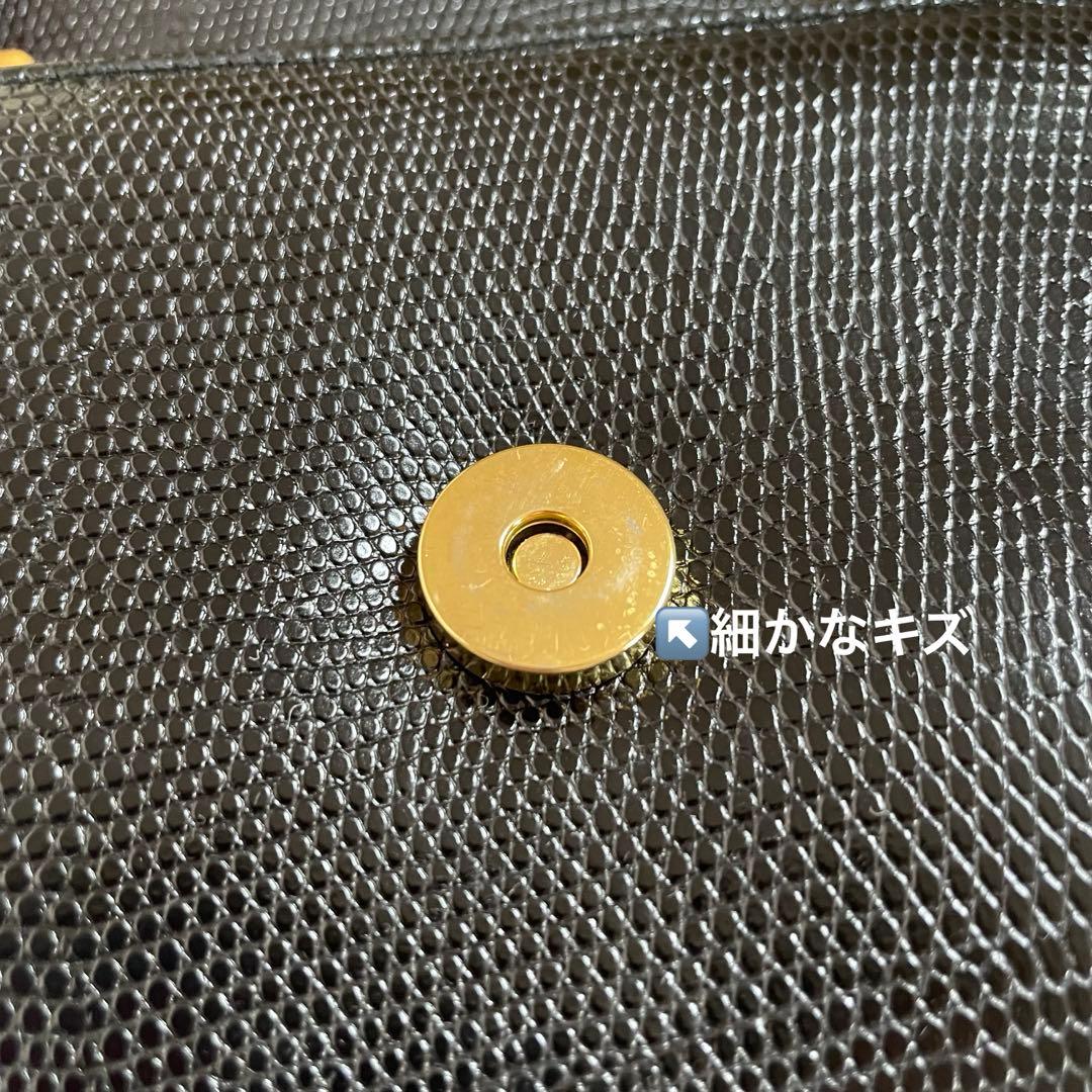 フェラガモ　ヴァラ　ミニバッグ　チェーン付き