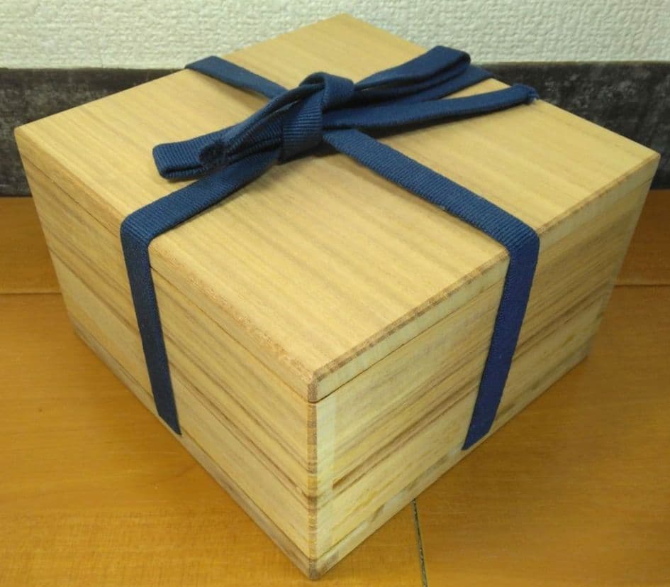 人間国宝 金城次郎 魚文マカイ(魚紋茶碗) 栞 共箱(本人書付）壷屋焼 やちむん