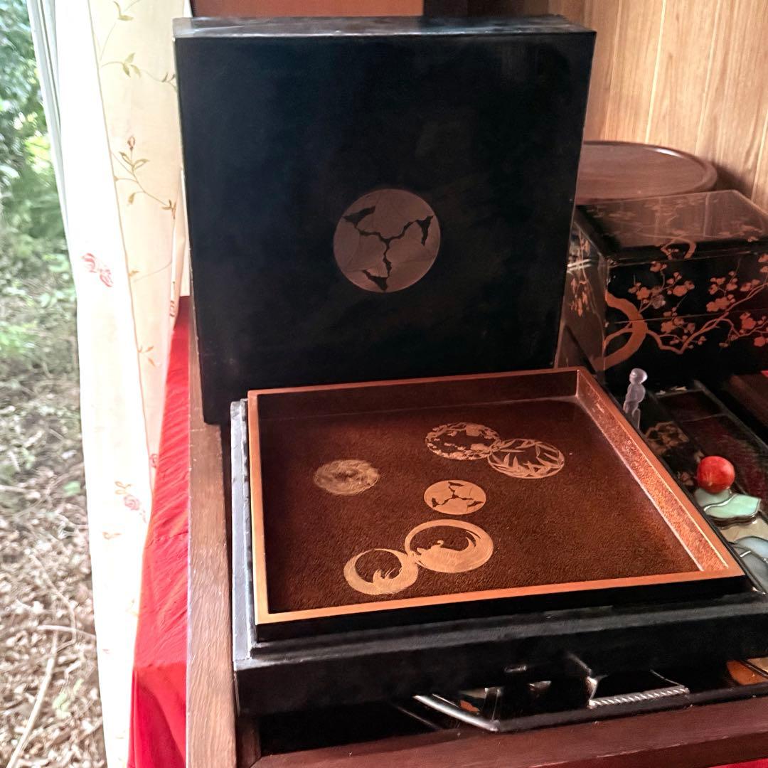 2115様感謝‼️JAPAN豪華梨地丸紋蒔絵「松竹梅&鶴亀」四方盆1枚家紋入木箱付