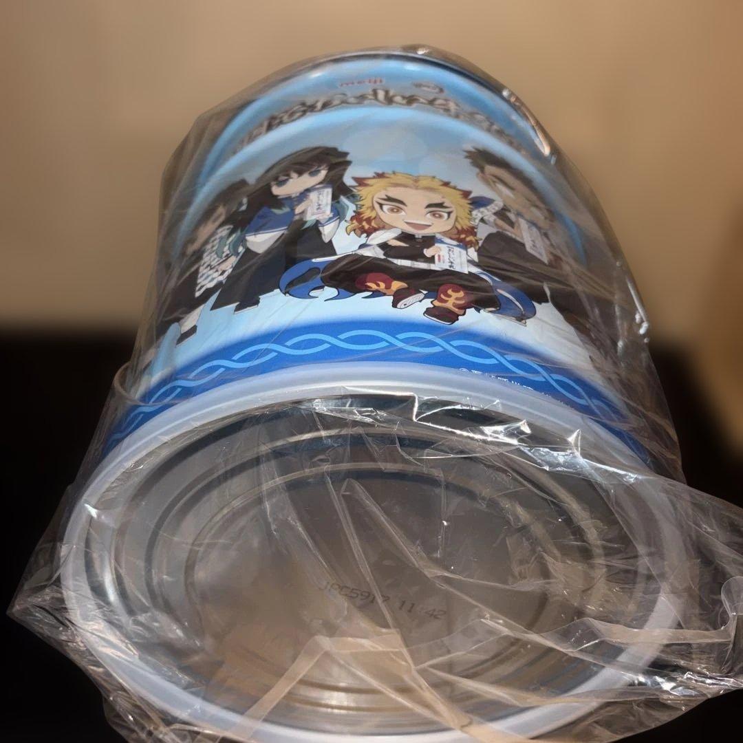 座れる鬼滅の刃缶＆B3タペストリーセット