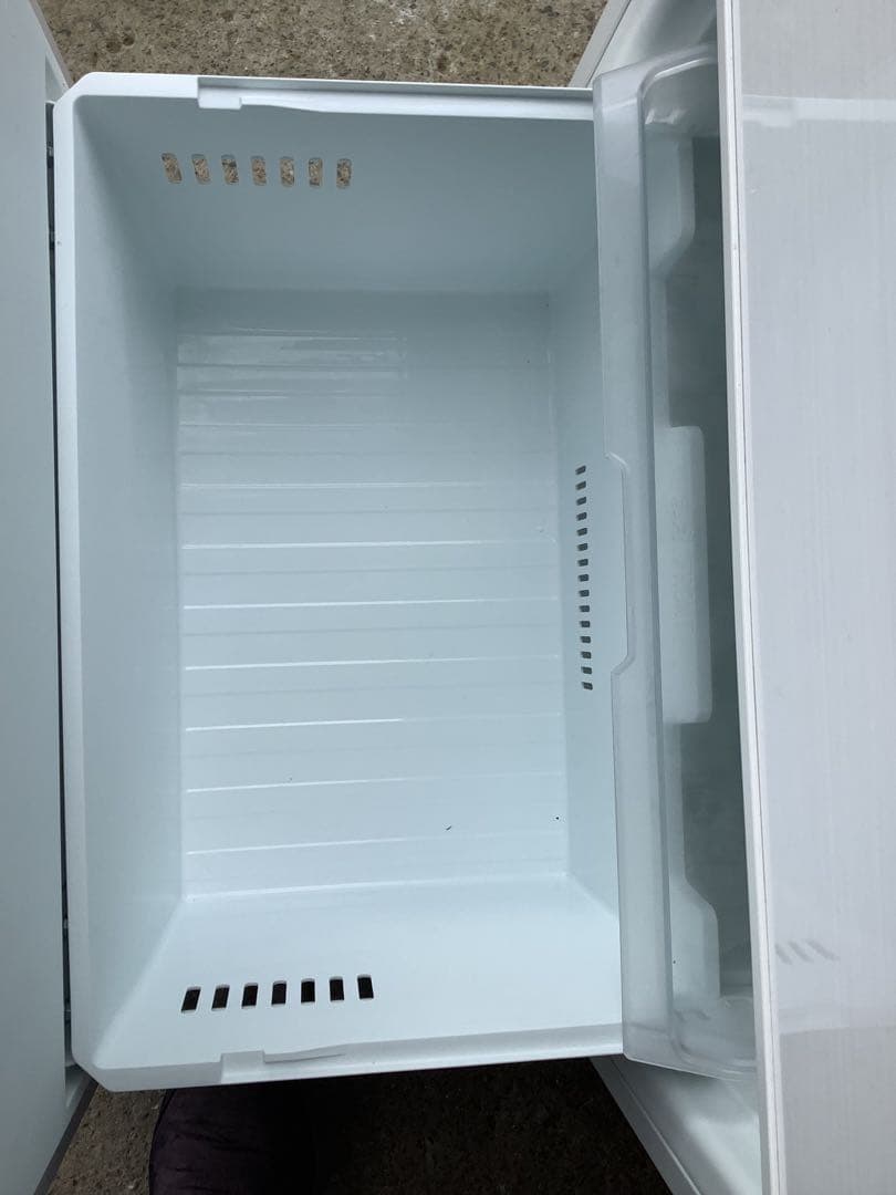 ま 2021年製 東芝 3ドア冷蔵庫 GR-S33SC(WT) 326L