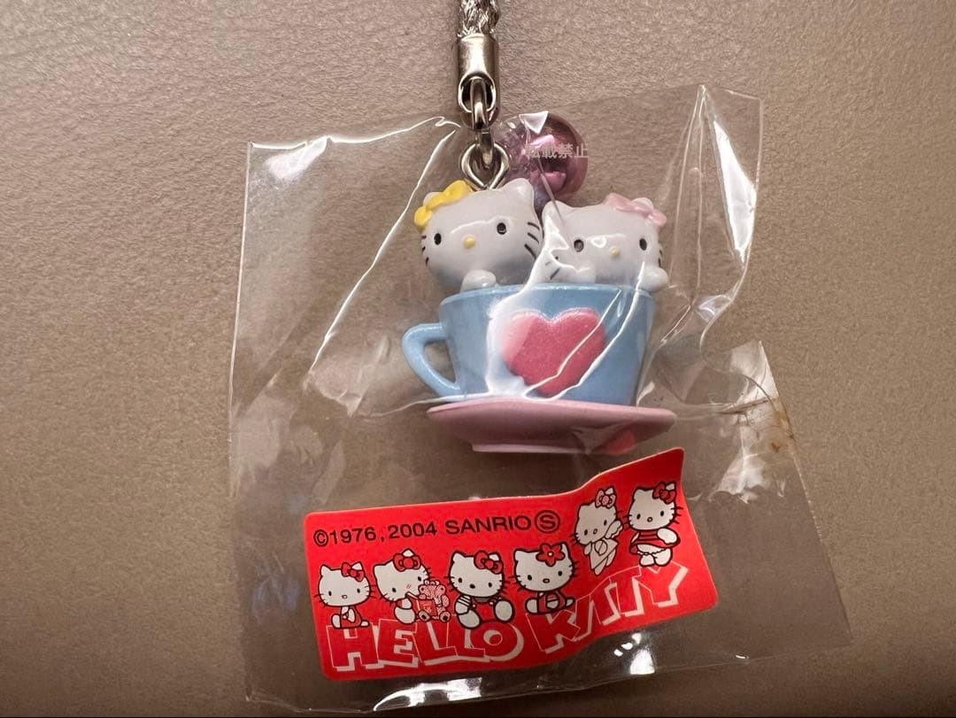 激レア【ご当地キティ】キティ　ミミィ　遊園地　コーヒーカップ　根付け　ストラップ