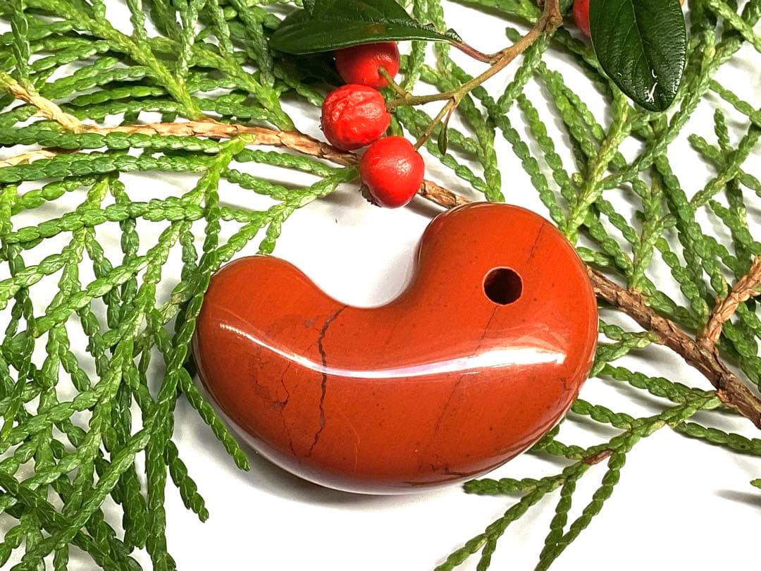 極上日本三大銘石‼️佐渡赤石勾玉 強力パワー黒線入り日本一美麗な赤