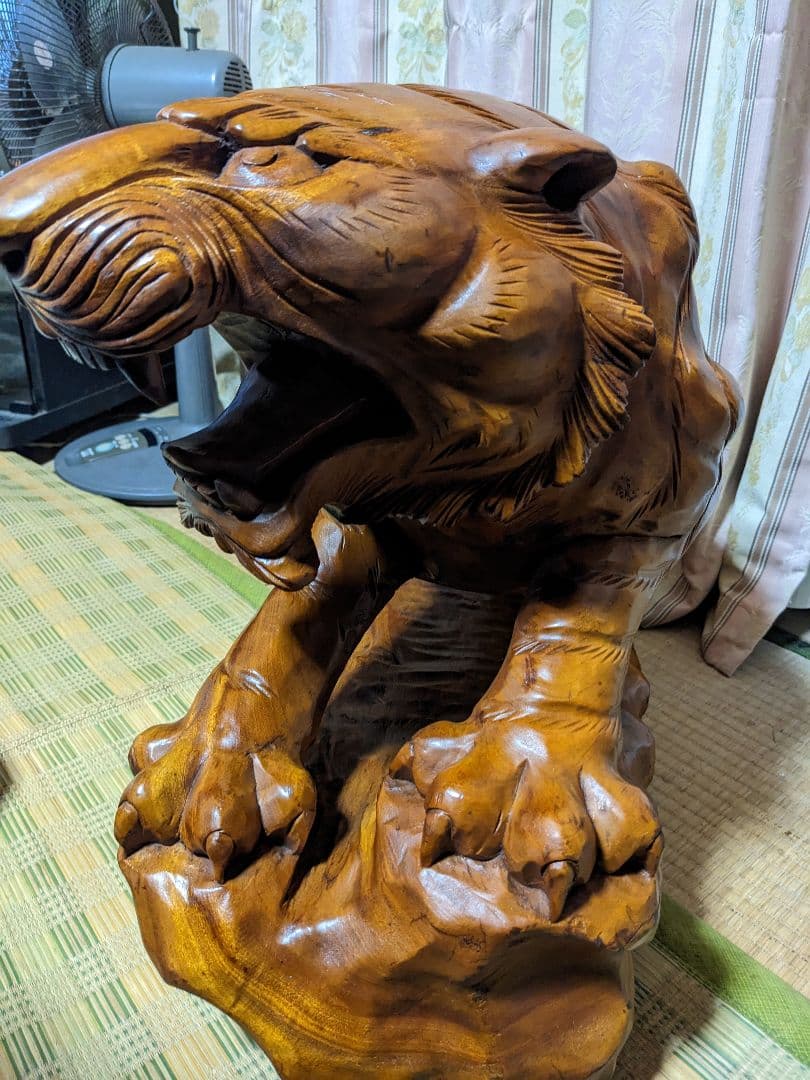 木製虎の彫刻 約100cm