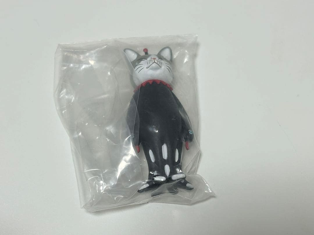 ヒグチユウコ フィギュアマスコット3 背伸びGUSTAVEくん - メルカリ