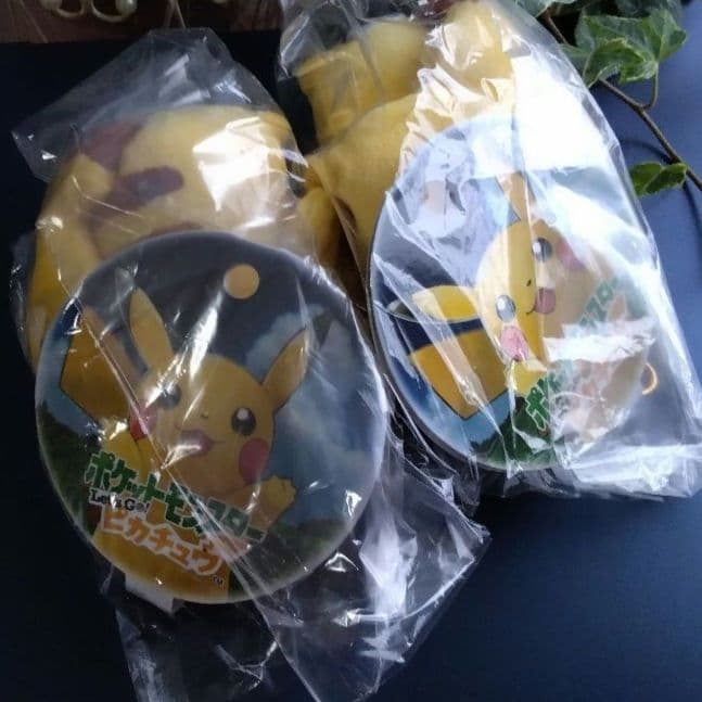 ピカチュウ　マスコット　ポケモンセンター　カール　花飾り　女の子