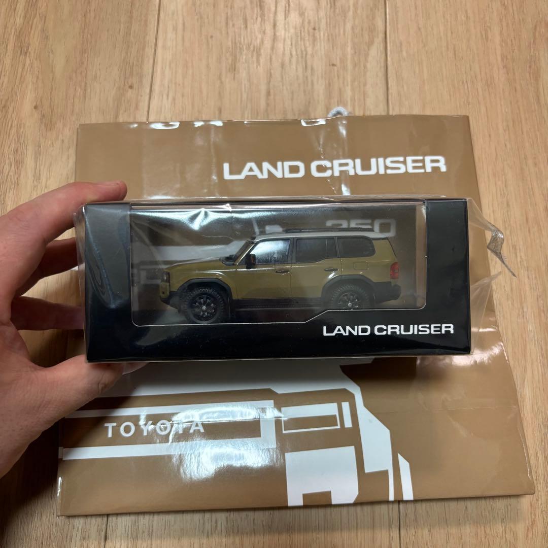 ファーストエディション】ランクル 250 丸目 サンカラーサンプル 【未