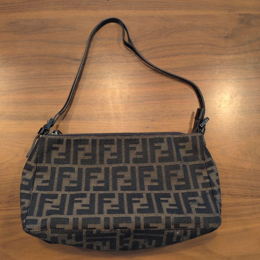 FENDI フェンディ ズッキーノ ワンショルダーバッグ