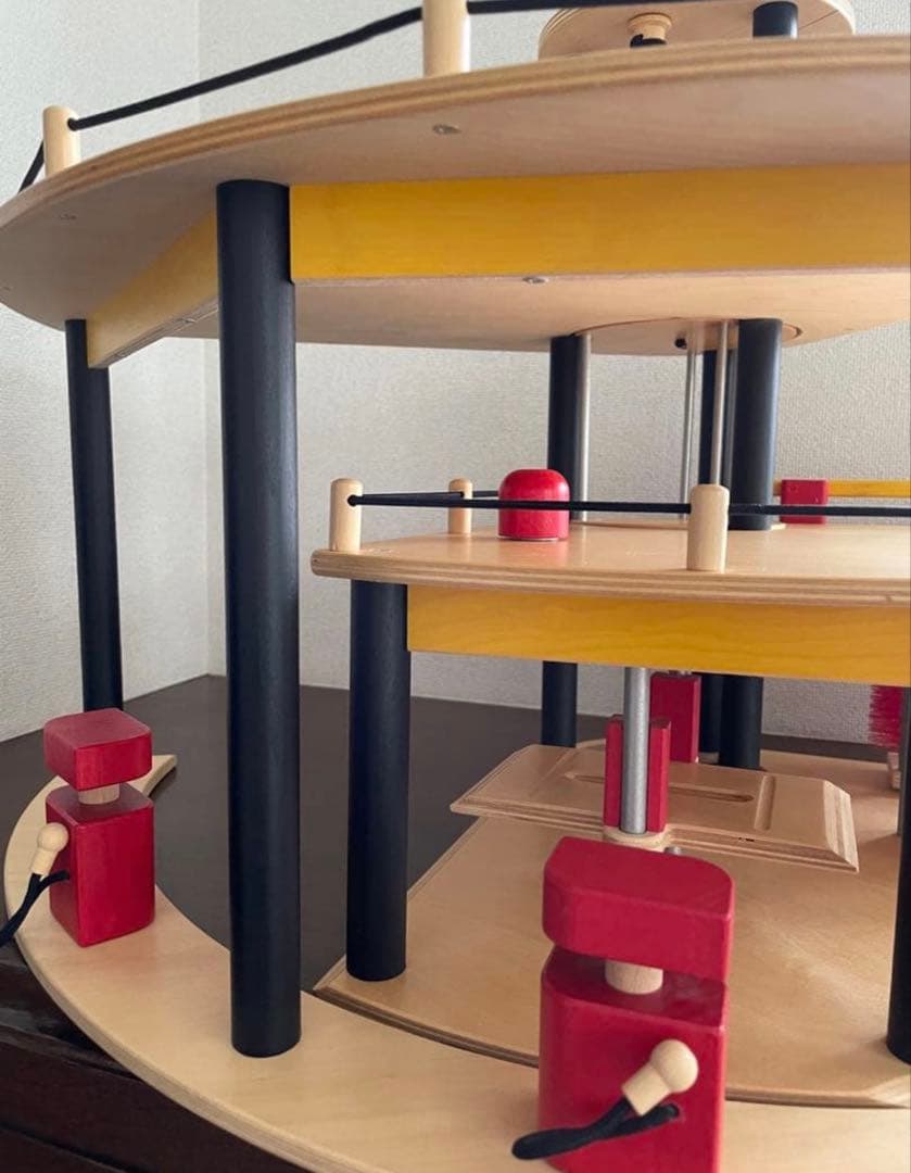 ドイツ　アーレンツ社　パークハウス　木製おもちゃ　ボーネルンド　駐車場