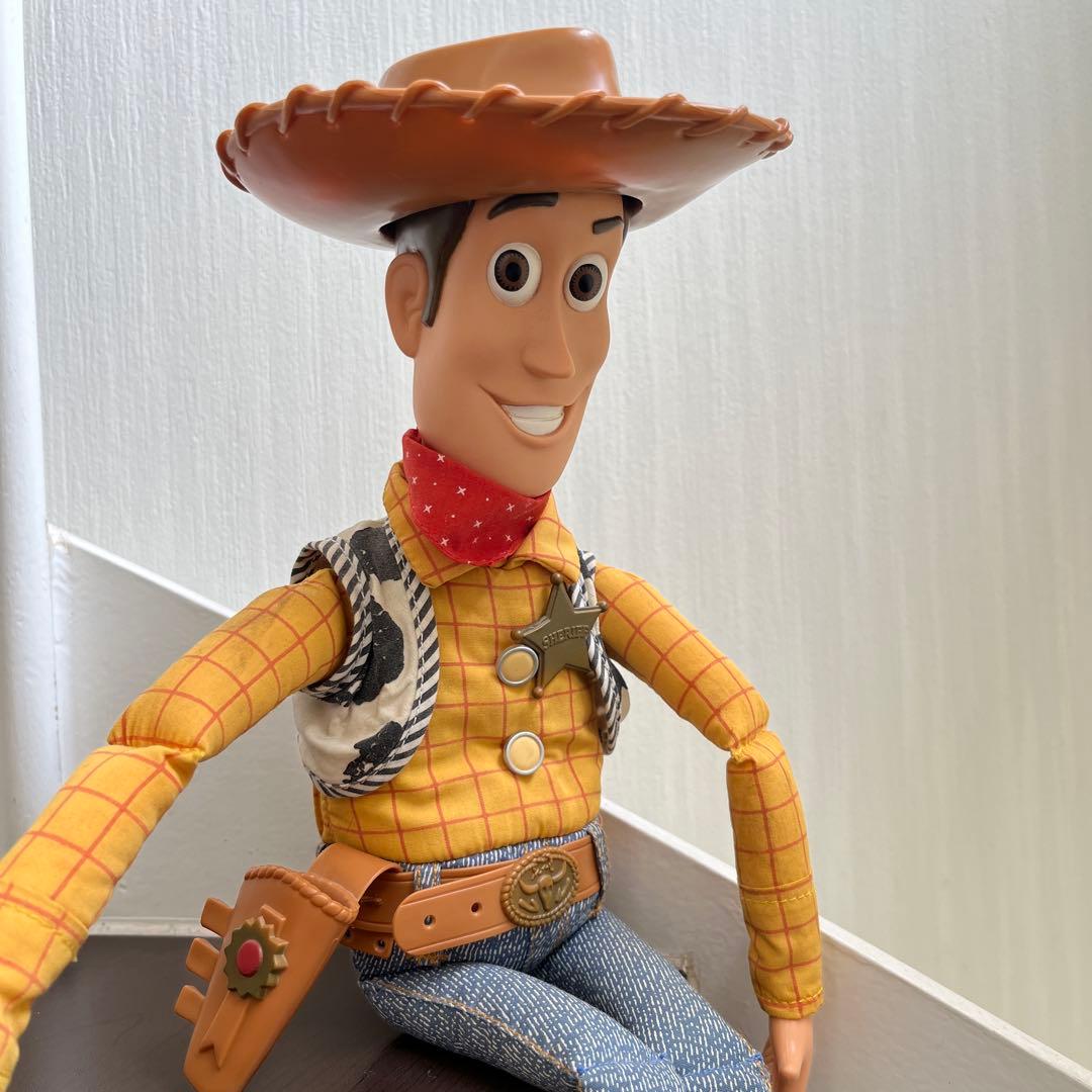 トイ・ストーリー】 トーキング フィギュア ウッディ 英語版 - メルカリ