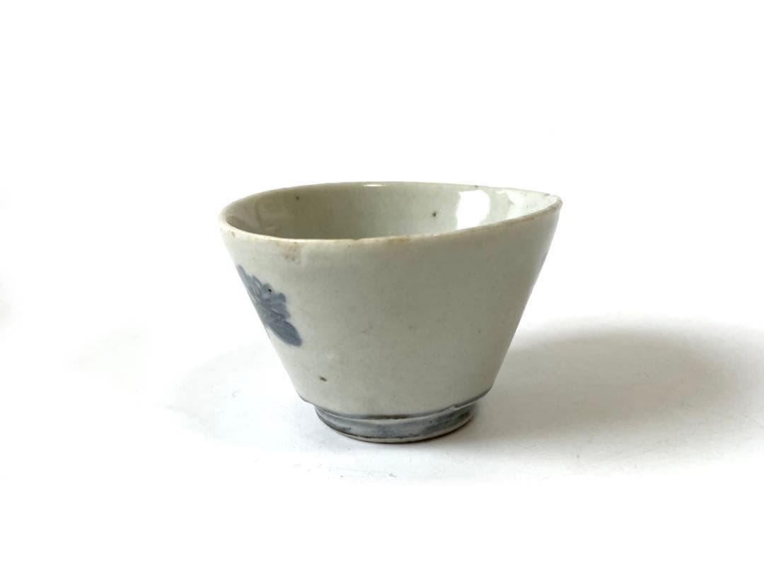 骨董　アンティーク　古伊万里　こんにゃく印判　菊文様　蕎麦猪口　酒器　盃　初期