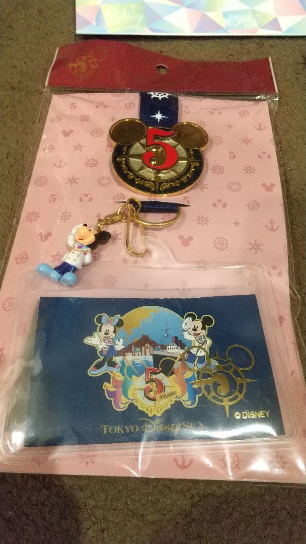 ディズニー ピンバッジ セットファーストパスホルダー