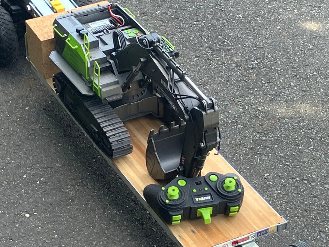 Huina 1953 ショベルカー