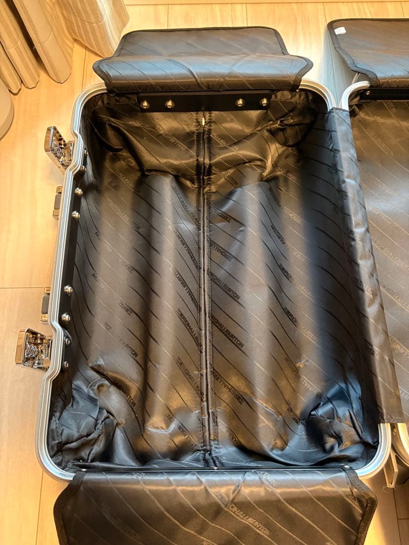 ゼロハリバートン 二輪 美品