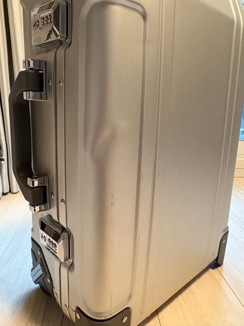 ゼロハリバートン 二輪 美品