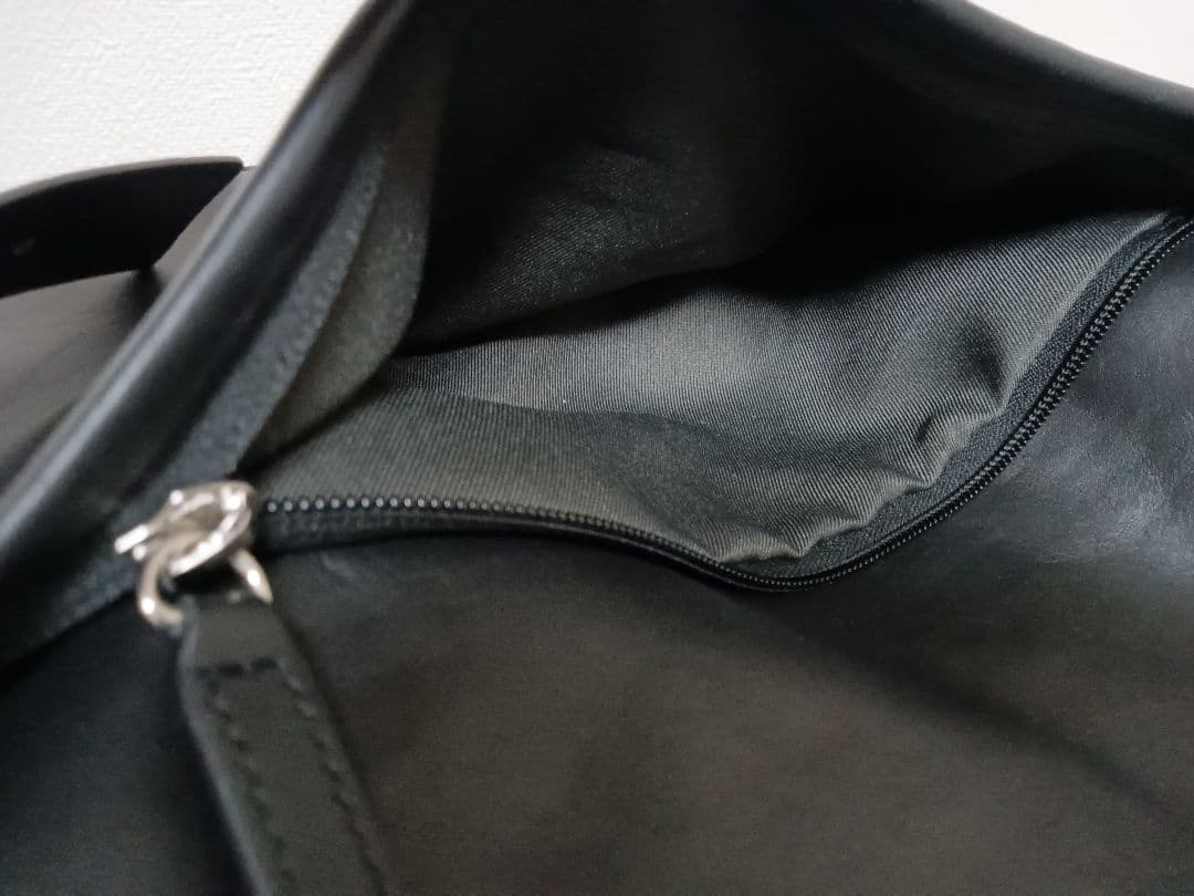 イアパピヨネ 本革 2WAYレザーショルダーバッグ ブラック ear