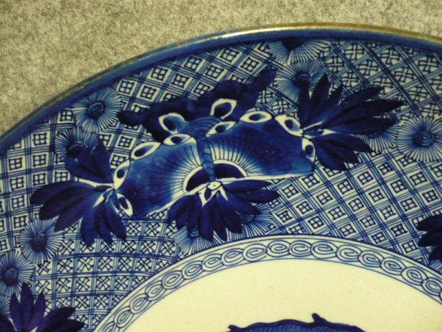 伊万里 格子 蝶 花 ベロ藍 大皿 [B31374] - メルカリ
