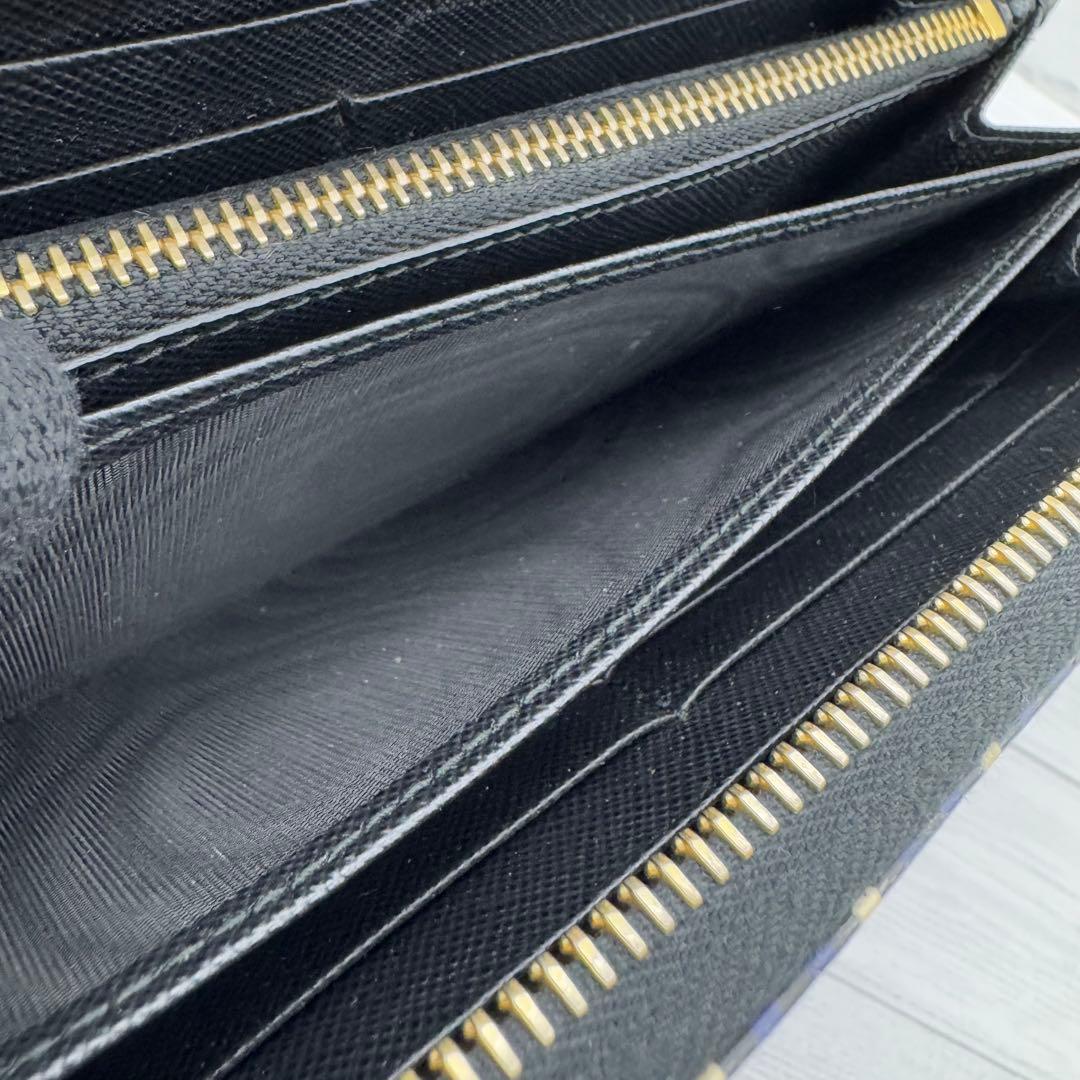 【激レア・美品】プラダ　ラウンドファスナー　三角ロゴ　サフィアーノ　ストライプ