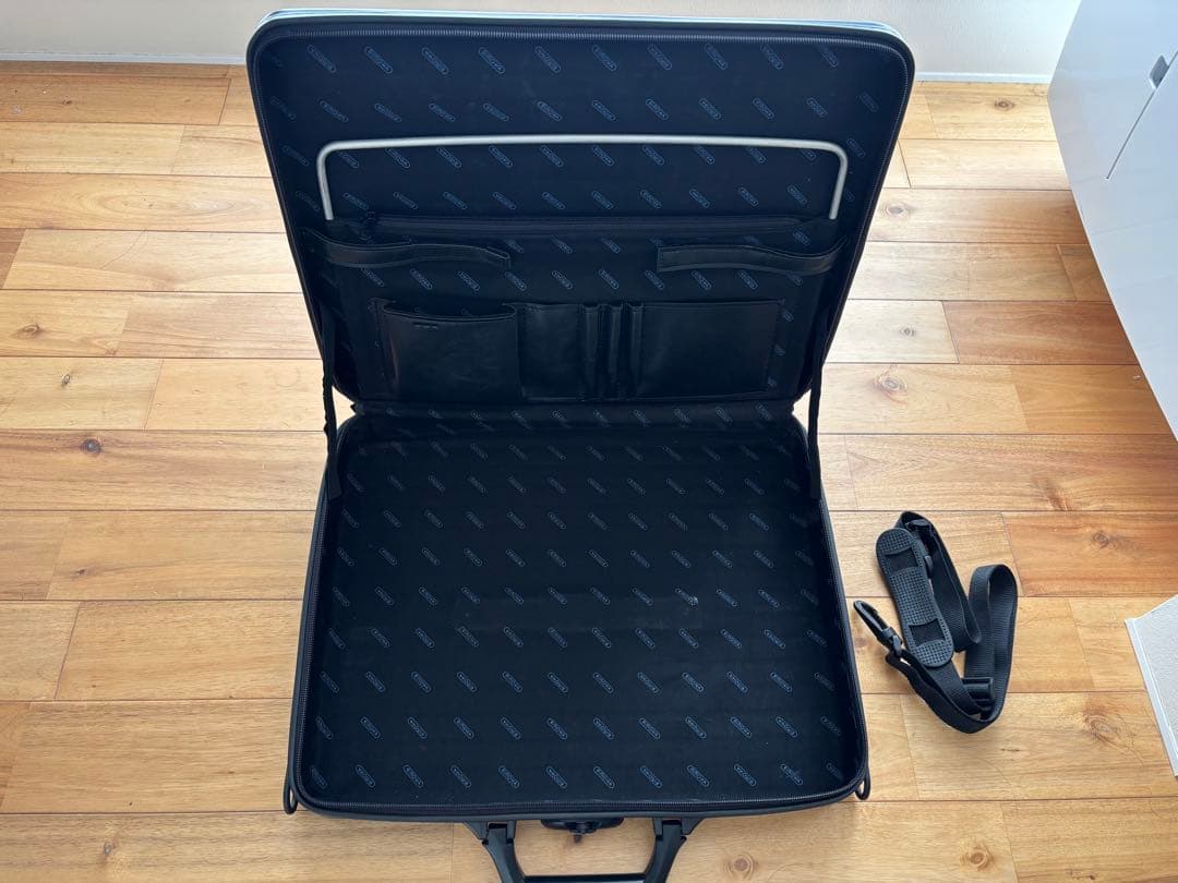 リモワ RIMOWA アタッシュケース