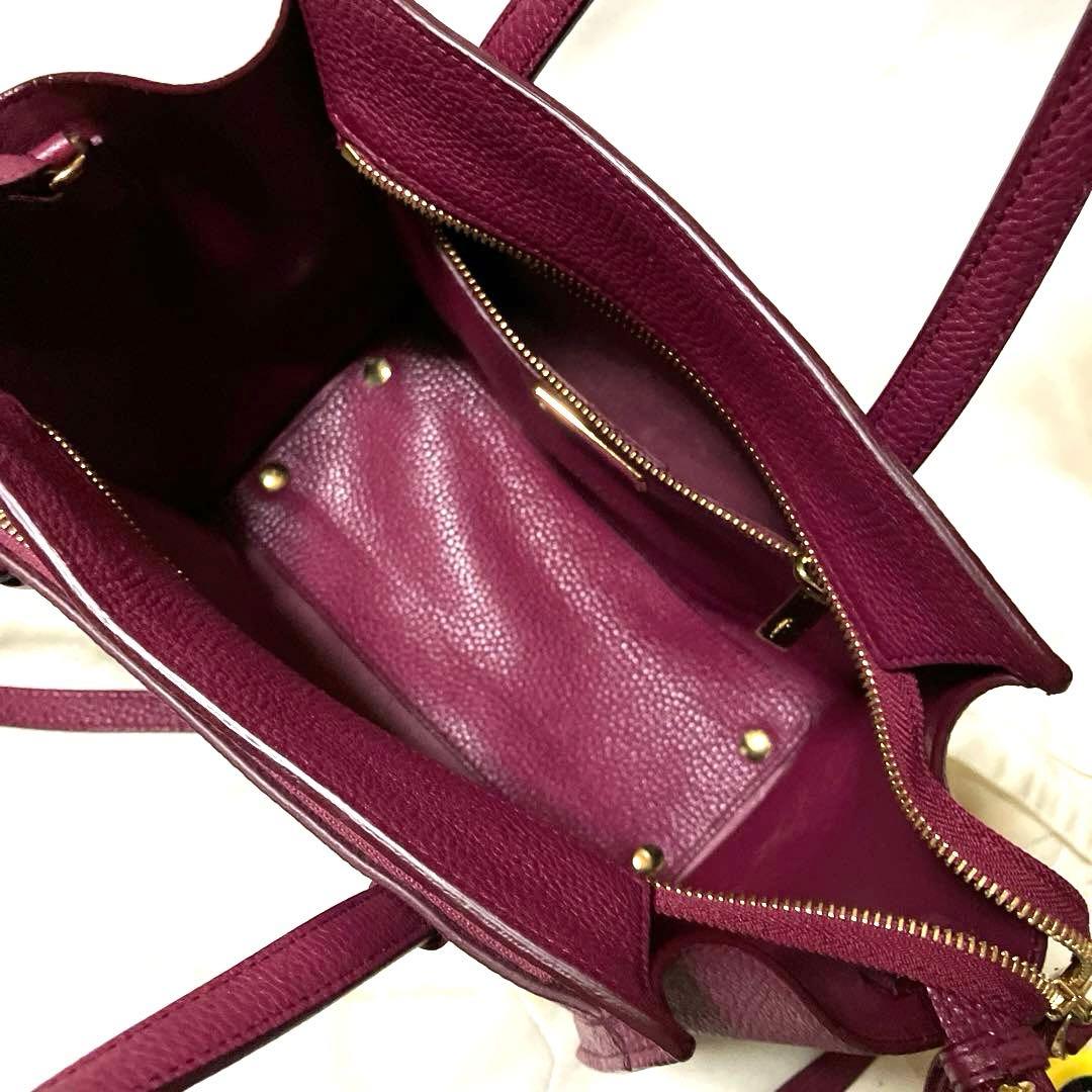 フェラガモ　イタリアンレザーハンドバッグ（バーガンディ）